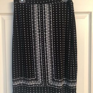MAX STUDIO Black and white lined skirt size 12